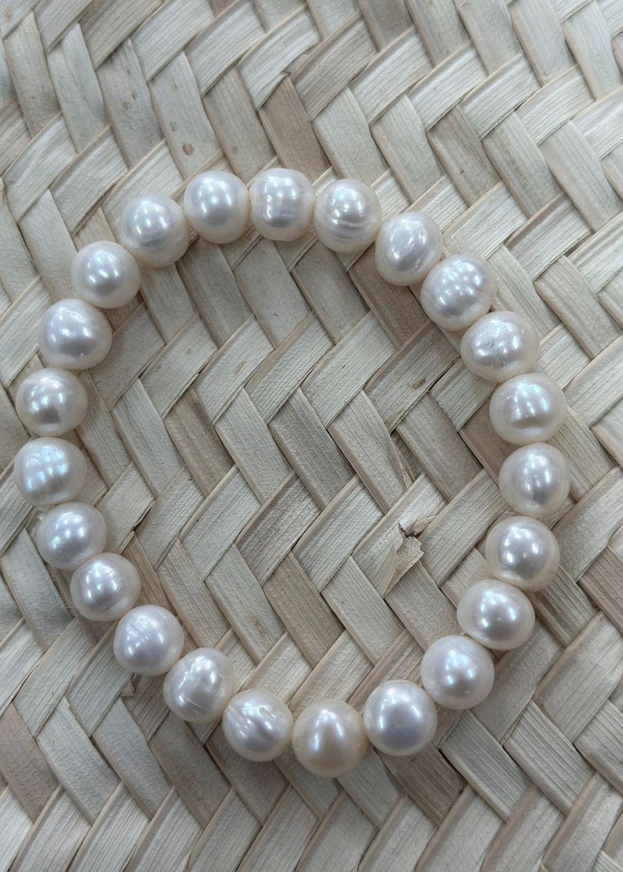 Large White Freshwater Pearl Bracelet